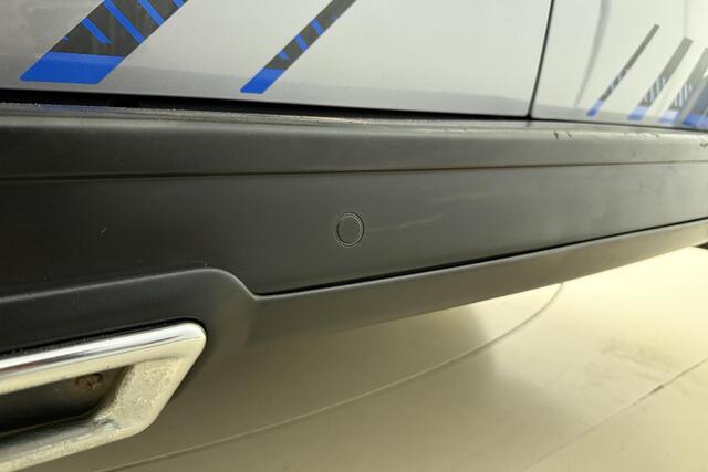 Peugeot EXPERT 2.0 BlueHDI 180 Long Sport DC 5 Zitplaatsen | Lederen bekleding | Dubbele zijschuifdeur | Head up display | Achterspoiler | Navigatie | Getint glas