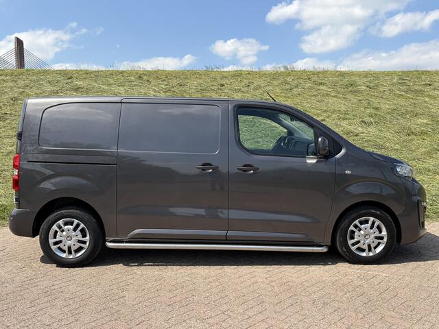 Peugeot EXPERT L2H1 2.0 BlueHDI 120 Premium Pack 3 Pers | Sidebars RVS | PDC V&A | Apple Carplay/Android Auto | Laadruimtebetimmering | Trekhaak