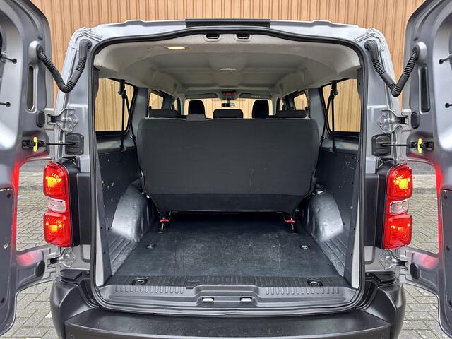 Peugeot EXPERT Traveller 8P 1.5 BlueHDi 120 Business Long S&S | Exportprijs | Cruise Control | Parkeersensoren Achter | Apple Carplay/Android Auto | Airconditioning | Bluetooth | Navigatie |Stop & Go |