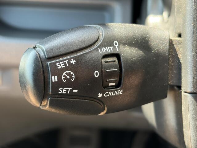 Peugeot EXPERT 1.5 BlueHDI 100 Premium*NAVI*CRUISE*A/C*TEL*3PERS*