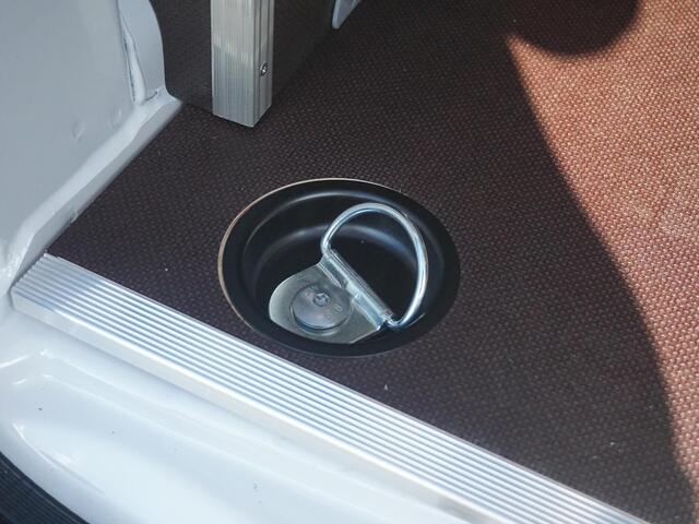 Peugeot PARTNER e-Partner L2 50 kWh | navi incl. Apple Carplay | 2x camera | 3-zitter | betimmering | parkeersensoren voor/achter | rijklaarprijs