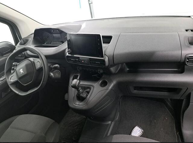 Peugeot PARTNER 1.2 Benz.111PK Euro6 * Distributie bij 51Dkm. vervangen * / Premium / Airco / Navigatie / Schuifdeur Re./ Radio multimedia /