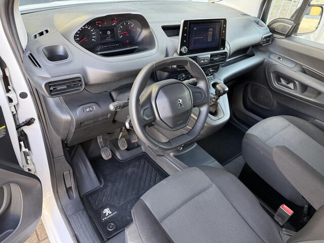 Peugeot PARTNER 1.2 PureTech 111PK Benzine Premium EMISSIE VRIJE ZONE/ Navigatiesysteem/cruise control/CarPlay