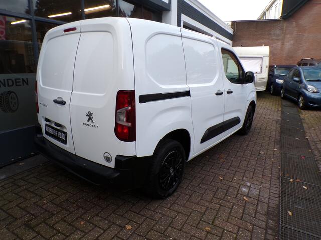Peugeot PARTNER 1.2 Benzine PureTech AIRCO,PDC,3 ZIT,NAVI,GOEDE STAAT!