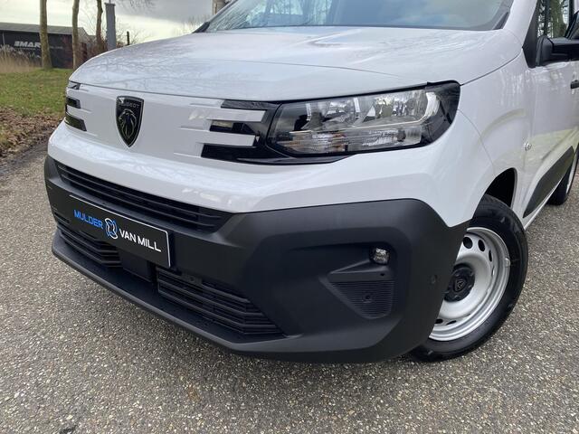 Peugeot PARTNER e-Partner L2 50 kWh 136pk | ACTIE! | 8 jaar garantie | NAVI | Multimedia | Apple Carplay | Android Auto | Achteruitrijcamera | Parkeersensoren voor en achter | Dode hoek detectie | Surround view | Licht- en regensensor | Mistlampen | Stuurwielbediening |