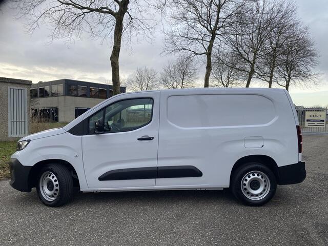 Peugeot PARTNER e-Partner L2 50 kWh 136pk | 8 jaar garantie | NAVI | Multimedia | Apple Carplay | Android Auto | Achteruitrijcamera | Parkeersensoren voor en achter | Dode hoek detectie | Surround view | Licht- en regensensor | Mistlampen | Stuurwielbediening | Digital c