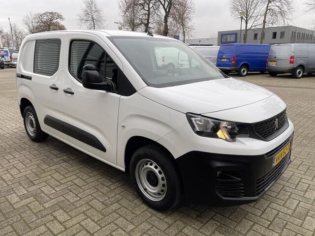 Peugeot PARTNER 1.2 PureTech Premium benzine grijs kenteken / originele Nederlandse bus / lease vanaf ¤ 201 / zakelijk bpm vrij / vaste prijs rijklaar ¤ 11.950 ex btw / airco / cruise / navigatie