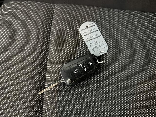 Peugeot PARTNER 1.5 BlueHDI 100PK Premium | Airco | Navigatie | Trekhaak