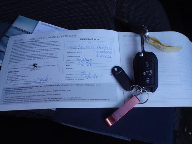 Peugeot PARTNER 1.5 BlueHDI Premium navi airco schuifdeur motor rookt !!!!!!!!!!!