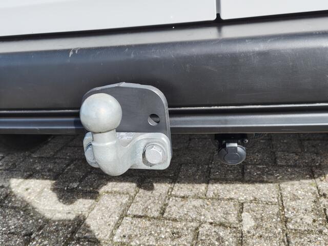 Peugeot PARTNER 1.5 BlueHDi 100pk S&S | Trekhaak | Navi | Sensoren v/a | Camera