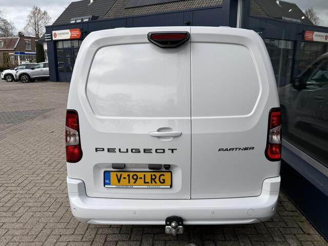 Peugeot PARTNER 1.5 BlueHDi 130 PK EAT8 Automaat L2 | Lengte 2 | Meest Complete Versie! | BPM-Vrije auto | Trekhaak | Navigatie | 3 -Zits | Stoel- Stuur- & Voorruitverwarming | LED verlichting | Keyless Entry | Camera | Digitale Binnenspiegel | Parkeersensoren | Pack Loo