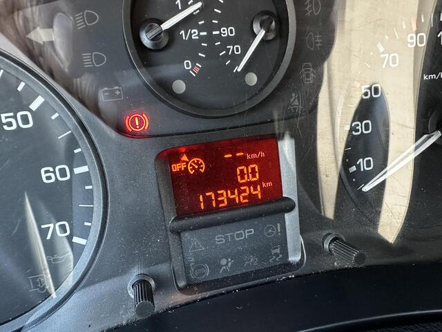 Peugeot PARTNER 120 1.6 BlueHDi 100 L1 Premium Pack S&S Navi | Cruise | Trekhaak | PDC | Bumpers in kleur