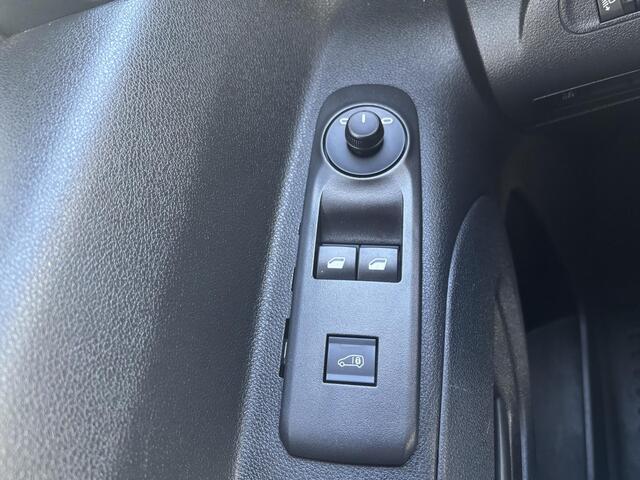 Peugeot PARTNER 1.6 BlueHDI Premium*A/C*CRUISE*NAVI*HAAK*