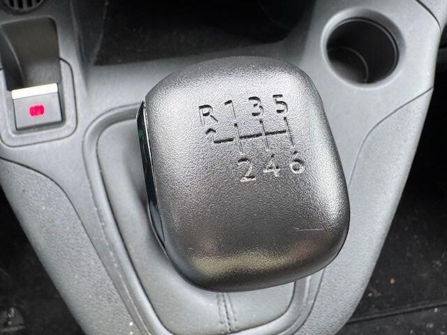 Peugeot PARTNER 1.5 BlueHDi 100 L2 3zits Airco,Cruisecontrol VOORSCHADE