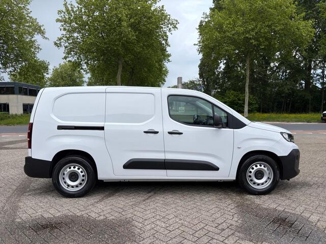 Peugeot PARTNER e-Partner L2 50 kWh 136pk | 8 jaar garantie | 0% financial lease | 2-zits | Houten afwerking laadruimte | Verwarmbare stoelen | ECO LED koplampen | Multimedia | Draadloze Apple Carplay en Android Auto | Achteruitrijcamera | Parkeersensoren voor en achter