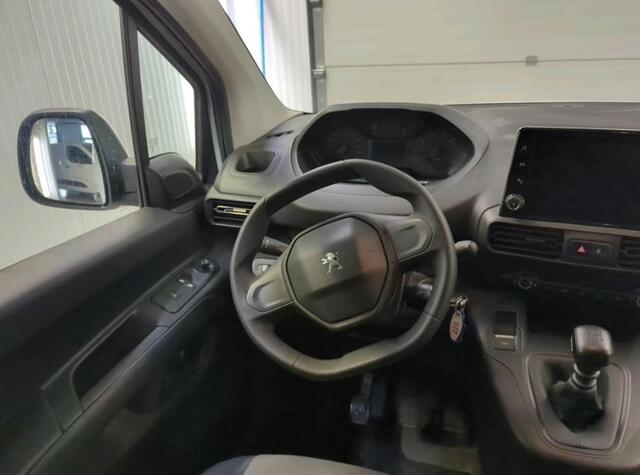 Peugeot PARTNER 1.2 Benzine 111PK Euro6 Premium / Airco / Navigatie / Cruise-ctr. / Schuifdeur + Raam / Radio multimedia