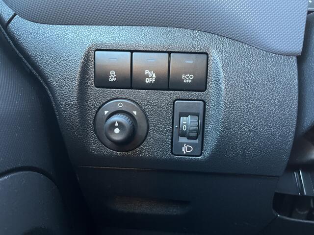 Peugeot PARTNER 120 1.6 BlueHDi Airco Cruise controle Trekhaak 1250kg trekgewicht 3-Peroons Parkeerhulp achter Schuifdeur Kastinrichting Euro 6 Bpm vrij voor particulier gebruik!!