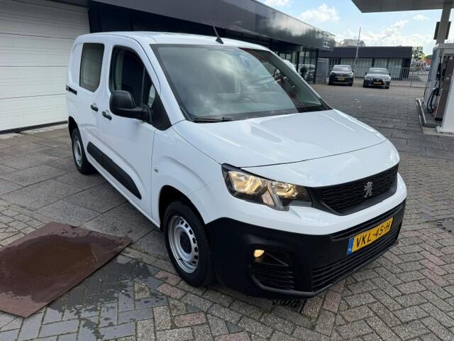 Peugeot PARTNER 1.2 PureTech Premium AIRCO I NAVI I PDC I APPLE CARPLAY I ANDROID AUTO I 1e EIGENAAQR I COMPLETE ONDERHOUDSHISTORIE