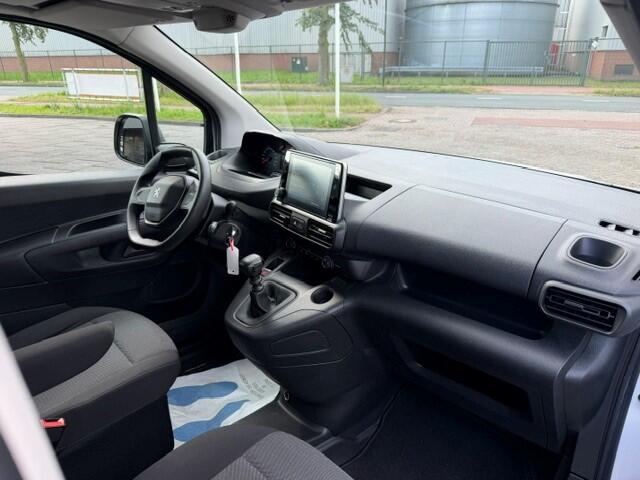 Peugeot PARTNER 1.2 PureTech Premium AIRCO I NAVI I PDC I APPLE CARPLAY I ANDROID AUTO I 1e EIGENAAQR I COMPLETE ONDERHOUDSHISTORIE