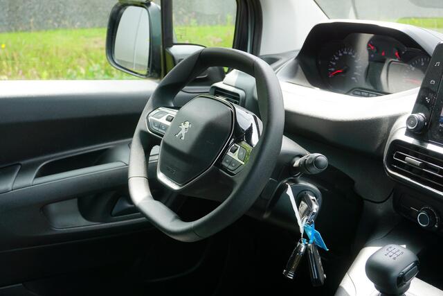 Peugeot PARTNER 1.5 BlueHDi 100 L1 in Topstaat ||MARGE geen BTW |1e eigenaar |Metallic |Cruise |Navigatie |Carplay |Android Auto |EURO6D |100 pk |Betimmering