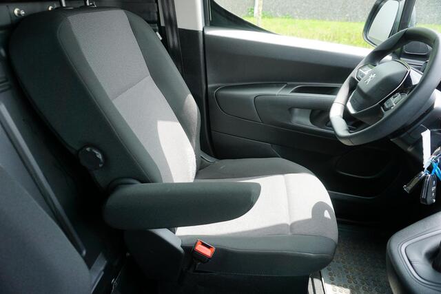 Peugeot PARTNER 1.5 BlueHDi 100 L1 in Topstaat ||MARGE geen BTW |1e eigenaar |Metallic |Cruise |Navigatie |Carplay |Android Auto |EURO6D |100 pk |Betimmering
