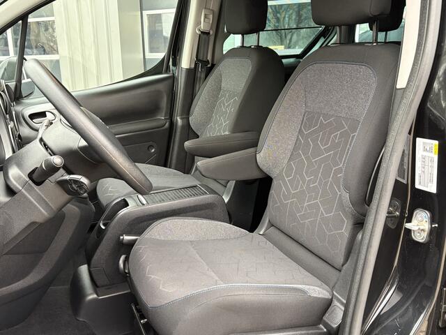 Peugeot PARTNER TEPEE 1.2 PureTech Active | Navi | Carplay | PDC | Airco | Cruise | Interesse? Bel of App naar: 06 30 51 05 90