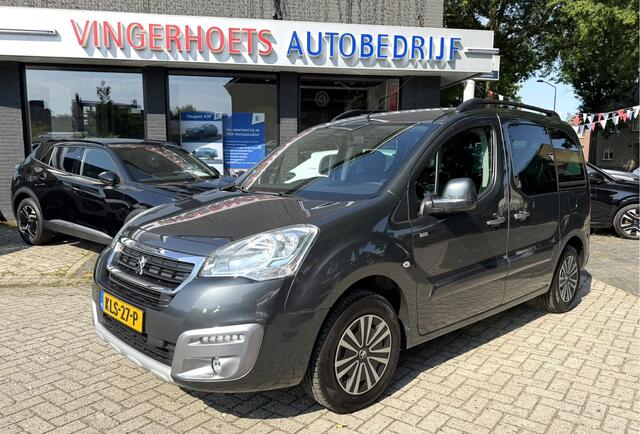 Peugeot PARTNER TEPEE 110 Pk Benzine Style uitvoering * Airco * Trekhaak * Cruise Control * 5-Persoons * Parkeersensoren * Vingerhoets; Vierde Generatie Eersteklas Service. Al meer dan 100 jaar een begrip in de Brabantse Kempen