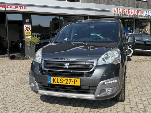 Peugeot PARTNER TEPEE 110 Pk Benzine Style uitvoering * Airco * Trekhaak * Cruise Control * 5-Persoons * Parkeersensoren * Vingerhoets; Vierde Generatie Eersteklas Service. Al meer dan 100 jaar een begrip in de Brabantse Kempen