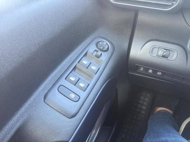 Peugeot Rifter 1.2 Puretech Allure | 7 Persoons | Camera | Navigatie | Cruise Control | Climate Control | DAB | Dealer Onderhouden | 12 Maanden Bovag Garantie