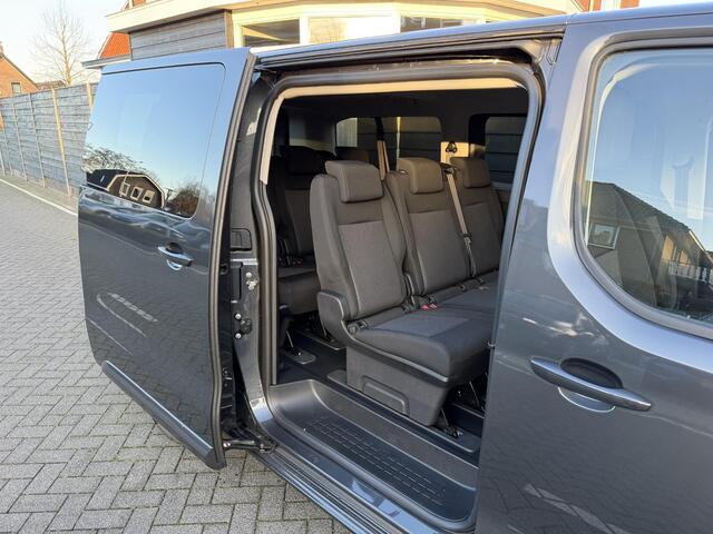 Peugeot Traveller e-Traveller Long 75 kWh 136PK Automaat Navigatie, Achteruitrijcamera, Adaptieve Cruise Control, Stoelverwarming, Stuurwielverwarming, Apple Carplay, Android Auto