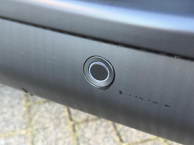 Peugeot Traveller e-Traveller Long 75 kWh 136PK Automaat Navigatie, Achteruitrijcamera, Adaptieve Cruise Control, Stoelverwarming, Stuurwielverwarming, Apple Carplay, Android Auto