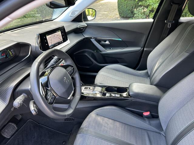 Peugeot e-2008 EV Allure 50 kWh