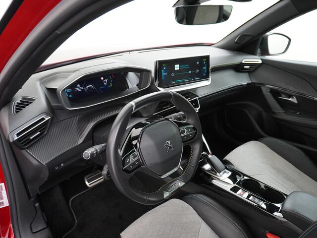 Peugeot e-2008 EV GT Pack 50kWh Panorama-Schuifdak Apple Carplay Android Auto Navi Ecc Adap.Cruise 360°Camera Bi-Color Stoelverwarming Blindspot Detection Privacy Glas Lmv 18" Lane Assist Keyless Bluetooth Michelin All-Season Banden Pack Safety Plus 1e Eigenaar Originee