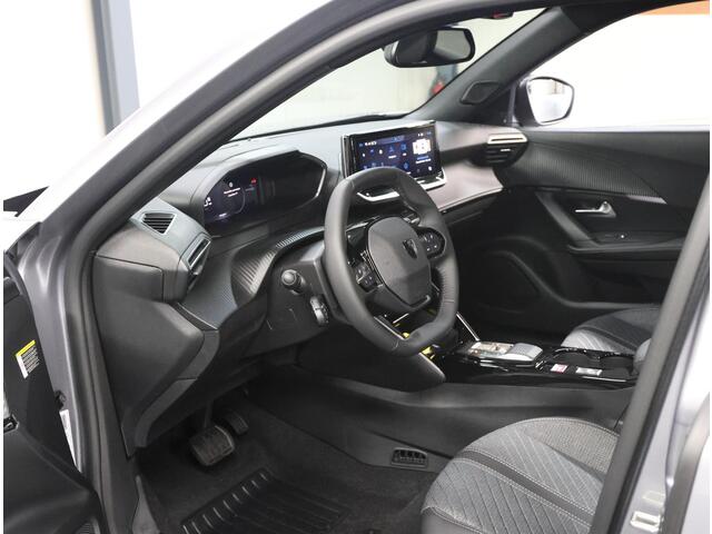 Peugeot e-2008 EV Allure Avantage 54 kWh | Incl. ¤4.000,- Korting! | Warmtepomp | Rondom Parkeersensoren | CruiseControl | AppleCarPlay/AndroidAuto | Airco |