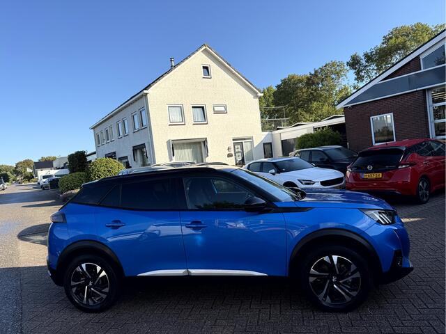 Peugeot e-2008 EV GT 50 kWh 3-Fase, Camera, App Connect, Stoelverwarming