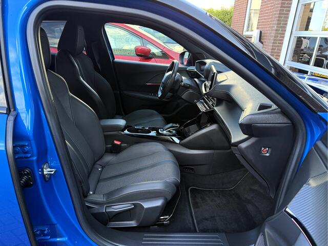 Peugeot e-2008 EV GT 50 kWh 3-Fase, Camera, App Connect, Stoelverwarming