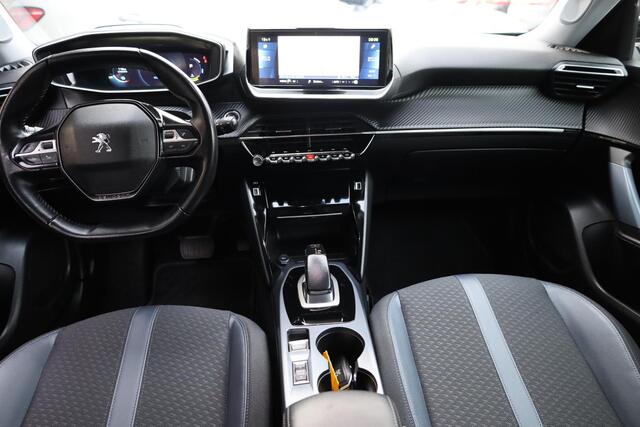Peugeot e-2008 EV Allure Première CAMERA CARPLAY DAB CRUISE HALFLEER CLIMA 17"LMV