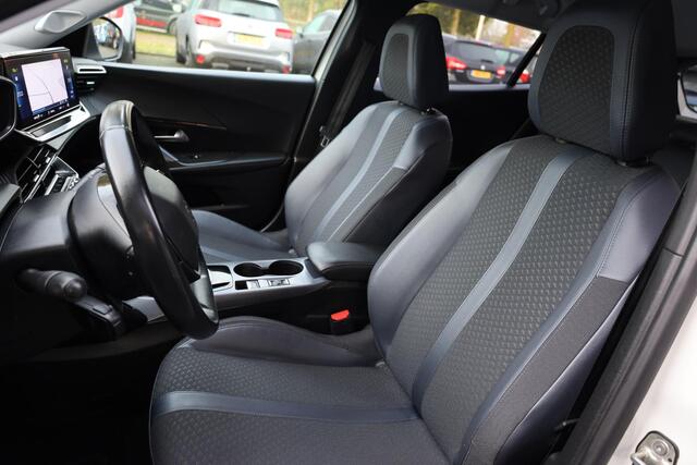Peugeot e-2008 EV Allure Première CAMERA CARPLAY DAB CRUISE HALFLEER CLIMA 17"LMV