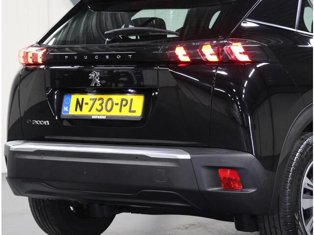 Peugeot e-2008 EV Blue Lease Active 50 kWh 136PK | AUTOMAAT | AppleCarPlay/AndroidAuto | Armsteun | Climate Control | Cruise Control | Camera | FULL LED | Navigatie | Parkeersensoren | Isofix |