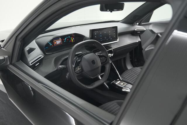 Peugeot e-2008 EV Active 50 kWh | Parkeersensoren | Apple Carplay | Climate Control