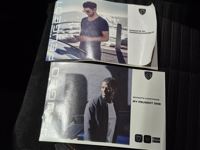 Peugeot e-2008 EV Active Pack 50 kWh 3-Fase | Navigatie | DAB | Climate Control | Cruise Control | Parkeersensoren Achter | Apple Carplay en Android Auto |