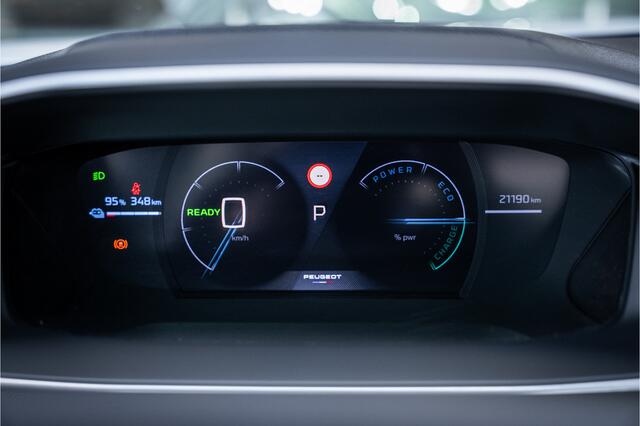 Peugeot e-2008 EV GT 54 kWh ** Camera ** Navigatie ** Rijbereik tot 568km (WLTP)