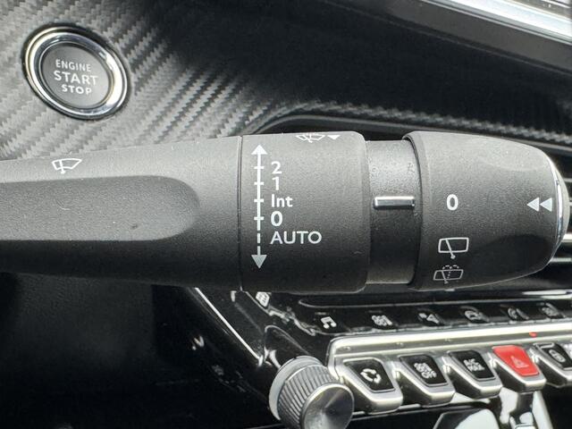 Peugeot e-2008 EV GT Pack 50 kWh Fotos