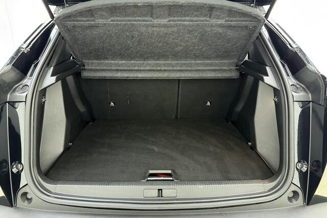 Peugeot e-2008 EV Allure Avantage 54 kWh | Navigatie | Adaptive Cruise control | Camera voor en achter | Climate control | Keyless | Lichtmetalen velgen | Extra getint glas