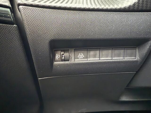 Peugeot e-2008 BWJ 2020 EV Allure 136 PK 50 kWh PANODAK | FULL LED | HALF LEDER | 360 CAMERA | CARPLAY | ANDROID | NAVI | CLIMA | CRUISE | LMV | PDC