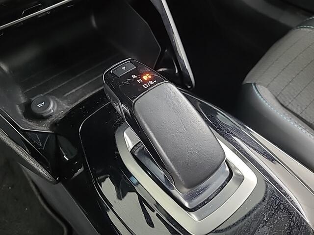 Peugeot e-2008 EV Allure Pack 50 kWh 3-Fase 1e-Eig.& Dealer-Onderh. BOVAG-Garantie. NL-Auto.