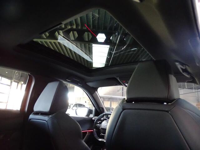 Peugeot e-2008 EV GT 50 kWh AUTOMAAT| PANORAMADAK| CAMERA| NAVIGATIE| MULTIMEDIA| AIRCO/ECC| CRUISECONTROL| PARKEERSENSOREN| DIMMENDE BINNENSPIEGEL