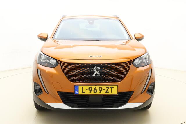 Peugeot e-2008 EV Allure Pack 50 kWh 100% Elektrisch | Camera | Navigatie | Lichtmetalen velgen | Stoelverwarming | Cruise Control | Airco | 3-D Instrumentenpaneel | Dealer onderhouden