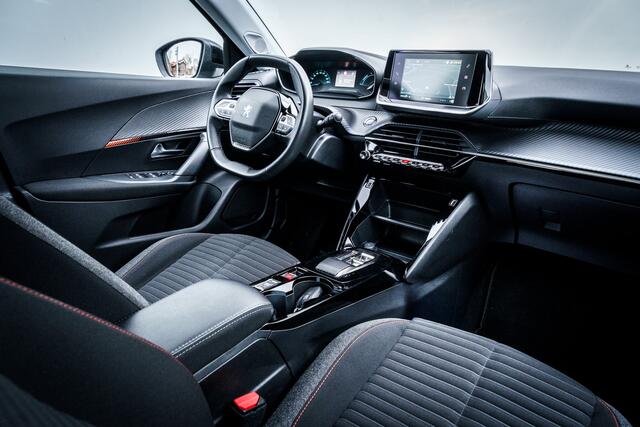 Peugeot e-2008 EV Active Pack 50 kWh | SOH 92% | LED | 16 inch LMV | Climate Control | Carplay