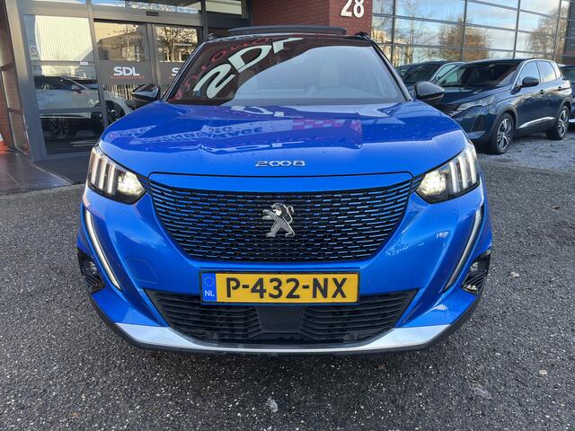 Peugeot e-2008 EV GT Pack 50 kWh // SCHUIF-KANTELDAK // DODEHOEK // LEDER-ALCANTARA // FULL LED // ADAPT. CRUISE // KEYLESS //
